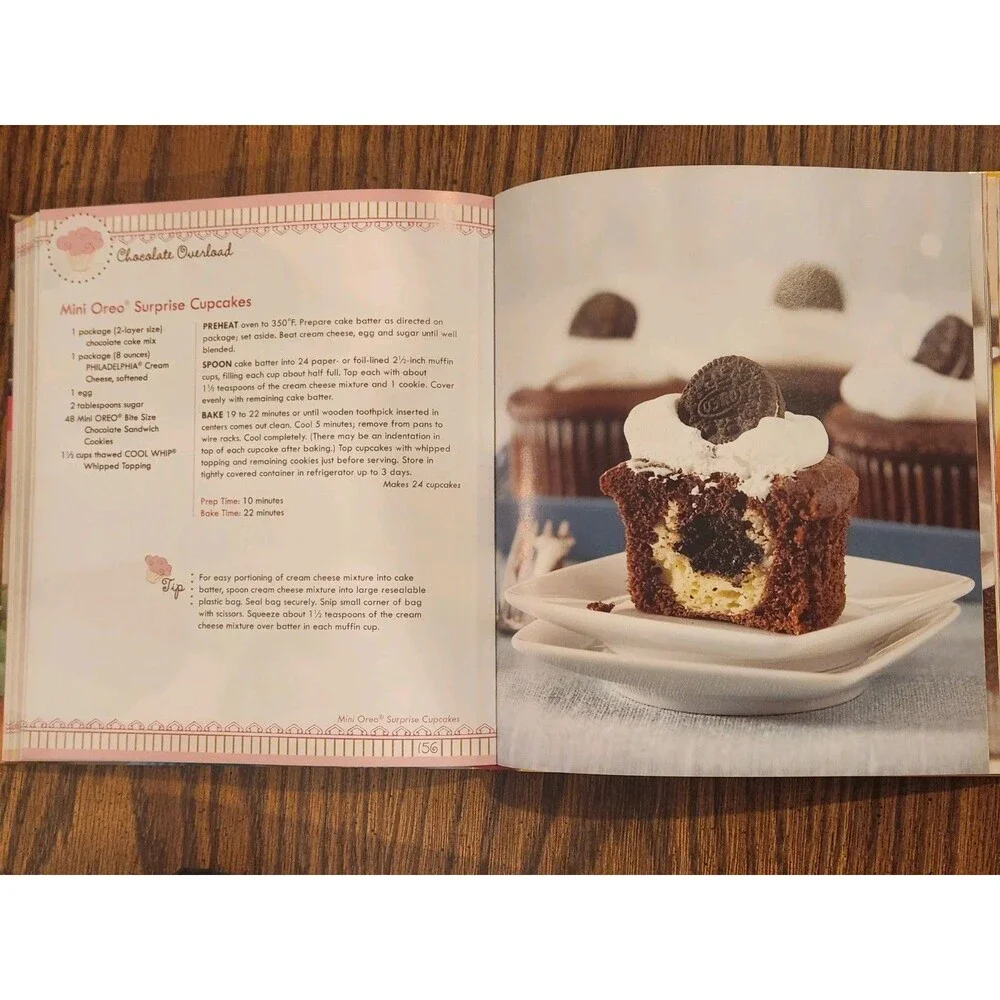 The Cupcake Bible by Publications International Ltd. Staff (2011)